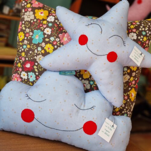 Cojín infantil nube celeste - Imagen 3