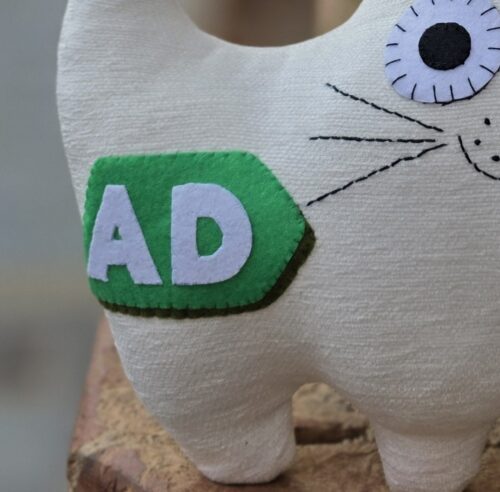 El famoso gato conocido como "El gato de Guadix" o "El gato de Andalucía Directo" porque es la mascota del programa Andalucía Directo de Canal Sur.