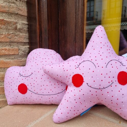 Cojín infantil estrella rosa con puntitos - Imagen 2