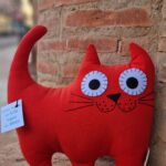 Cojín gato mascota rojo